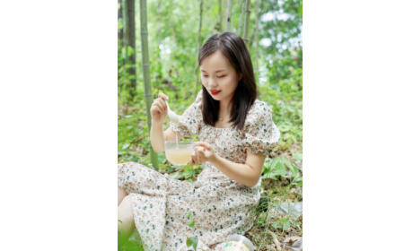 為何99%漂亮女性每天都在喝一杯有機野生葛根粉？