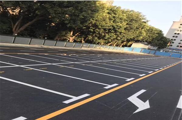 停車(chē)位劃線(xiàn)